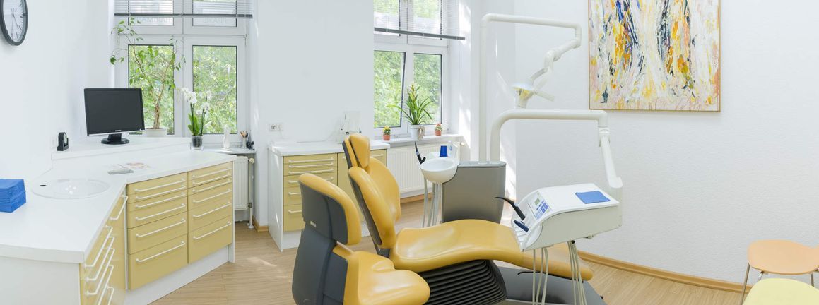 Behandlungszimmer | Zahnarzt | Zahntechniker | Volker Hartmann