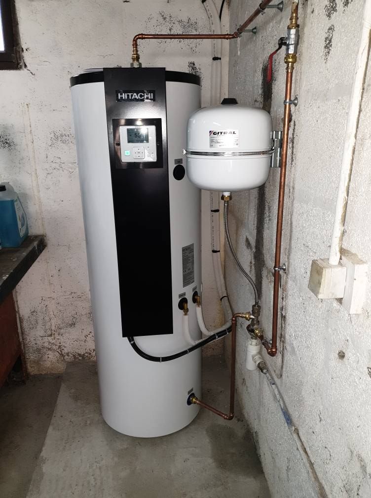 Pose d'un ballon d'eau chaude