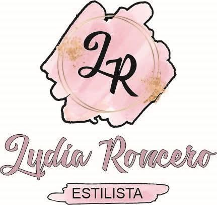 Logotipo con las iniciales "LR" dentro de un círculo rosa acuarela, debajo se lee "Lydia Roncero Estilista".