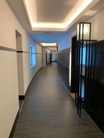 Schilderwerken moderne hal