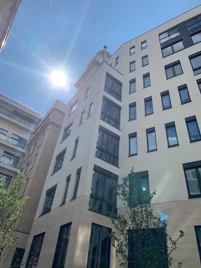 Schilderwerken flatgebouw