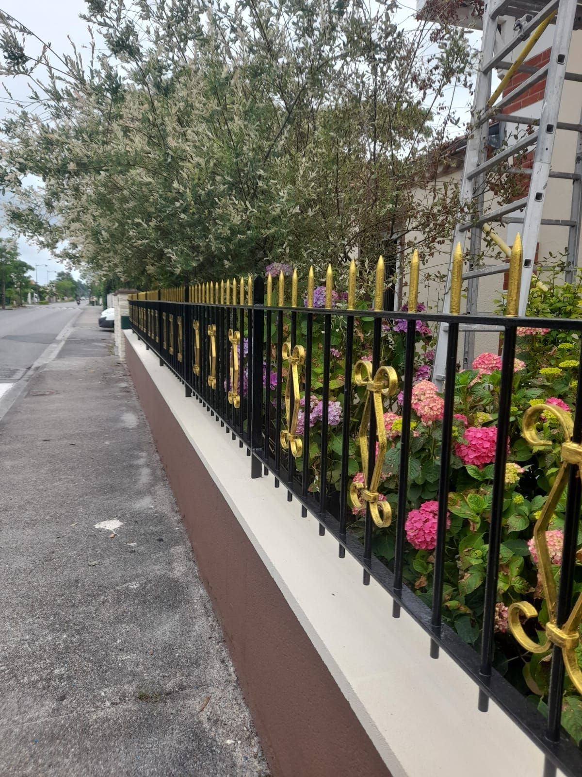 Peinture sur clôture