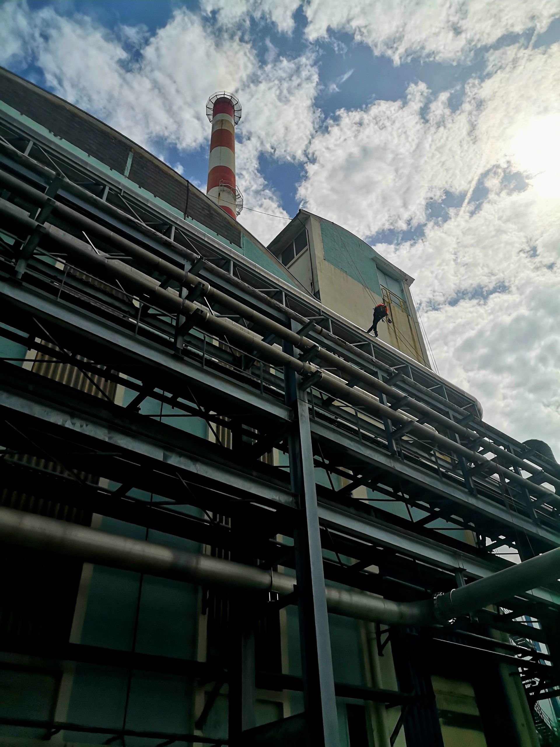 Travaux sur un bâtiment en hauteur