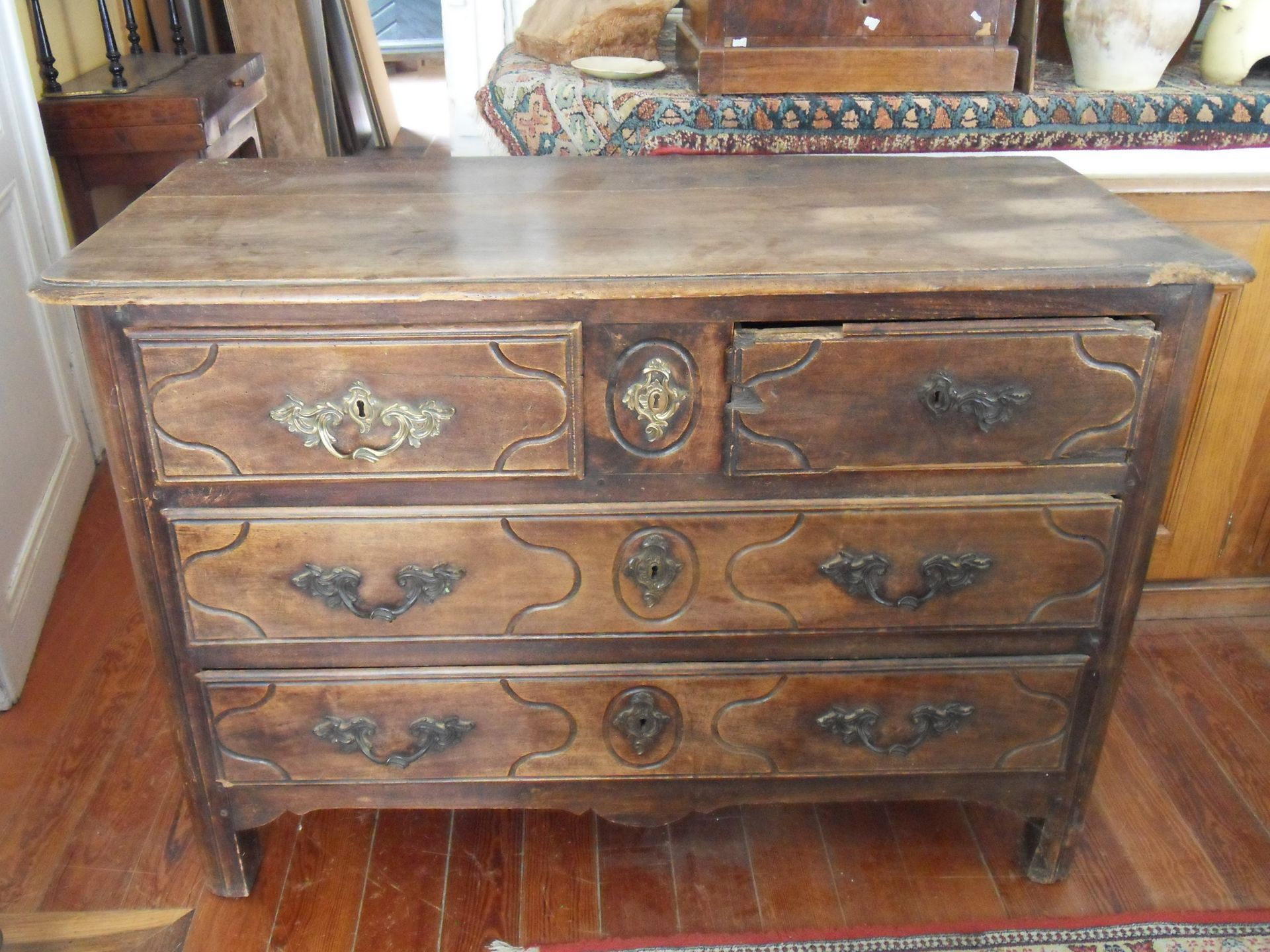 Commode ancienne à restaurer