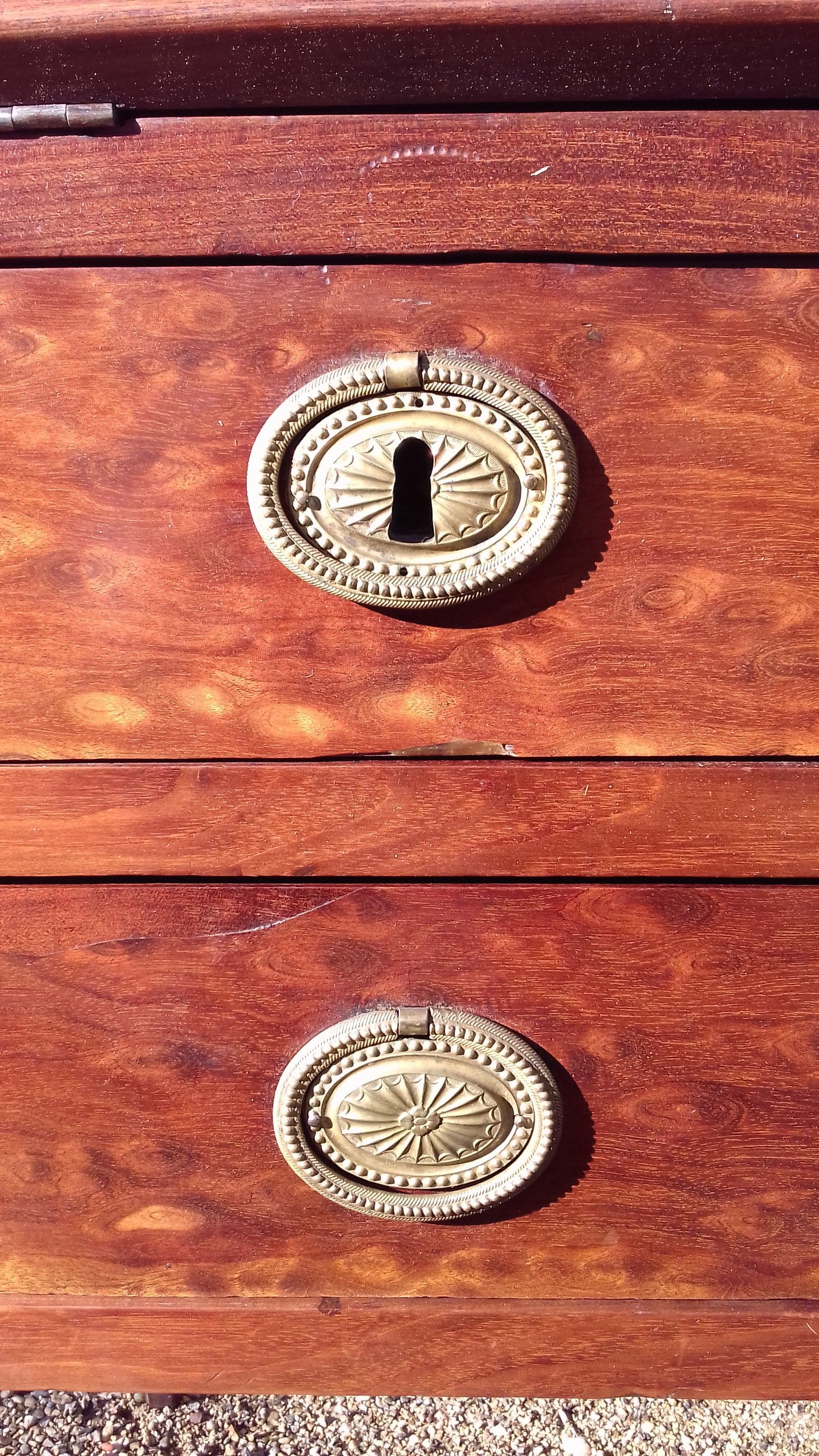 Tiroirs de secrétaire avec serrures anciennes