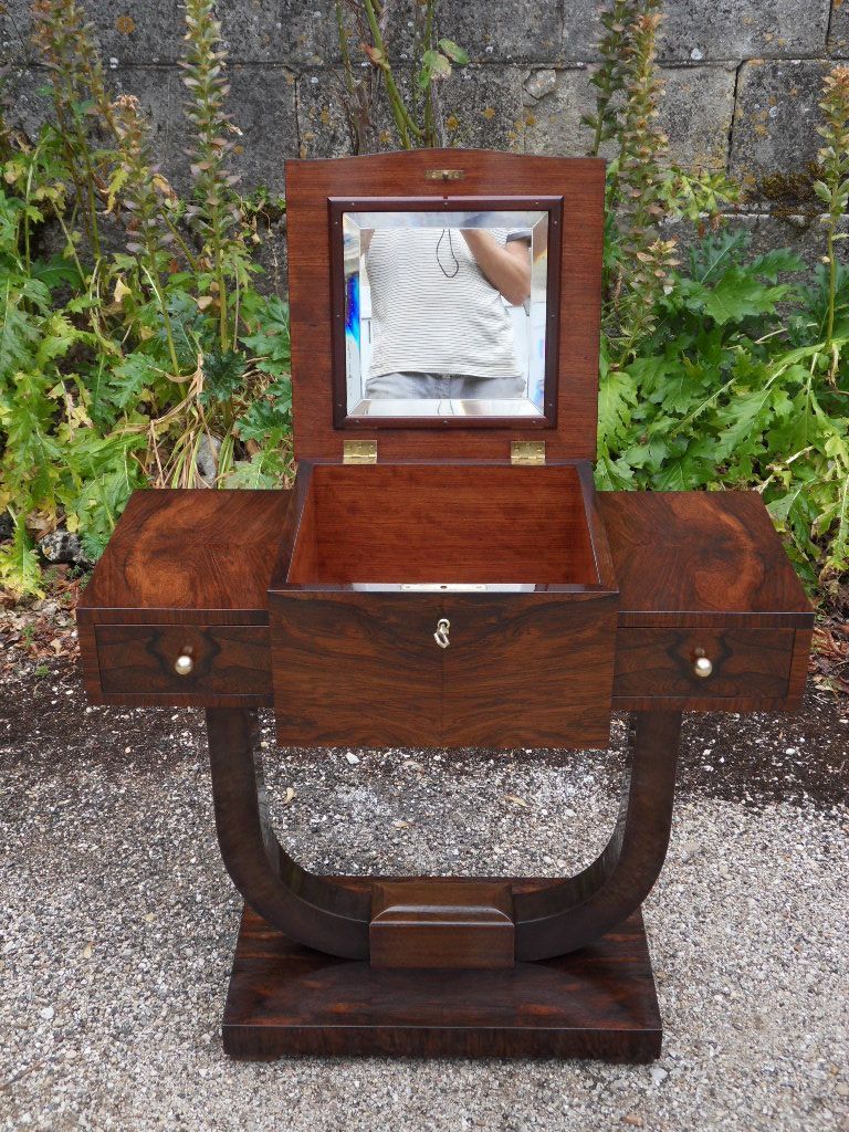 Petite table ouverte avec miroir et plusieurs tiroirs en bois