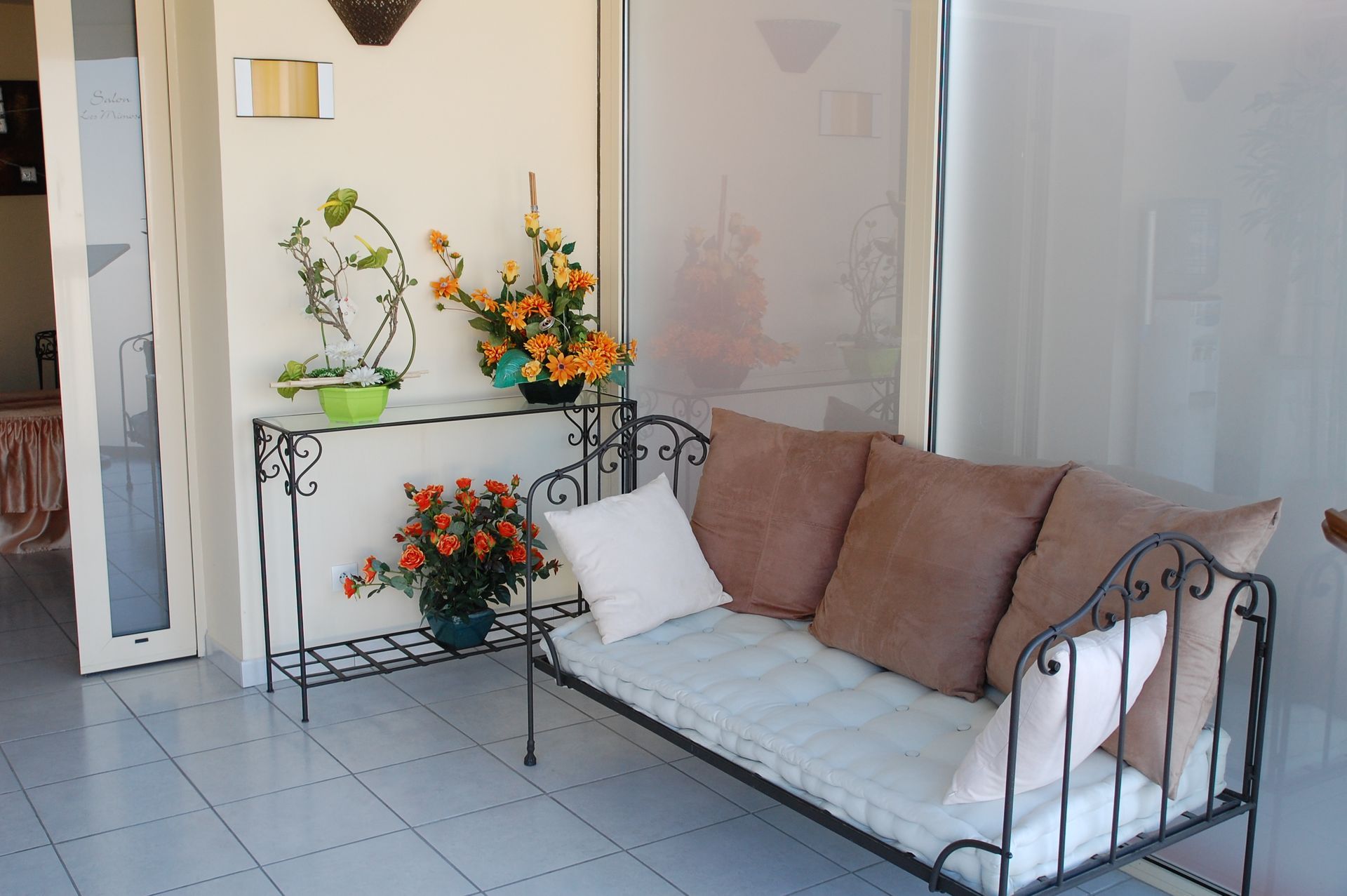 Banc dans un salon privé