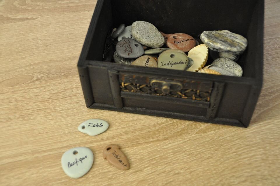 coffre et pierres à message