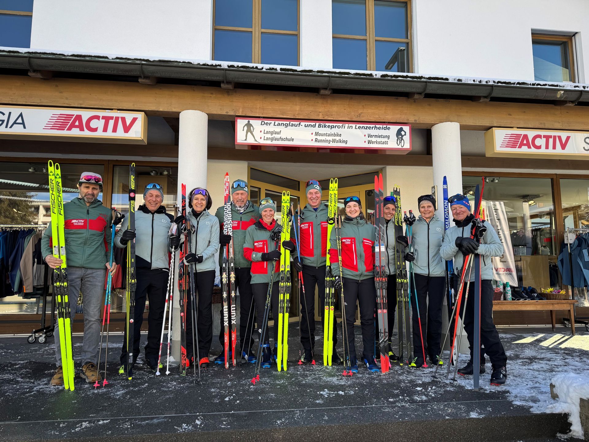 Langlaufschule, Gruppenkurse, Privatunterricht, Schnupperlektionen. Unsere Langlauflehrer:innen unterrichten Euch gerne.