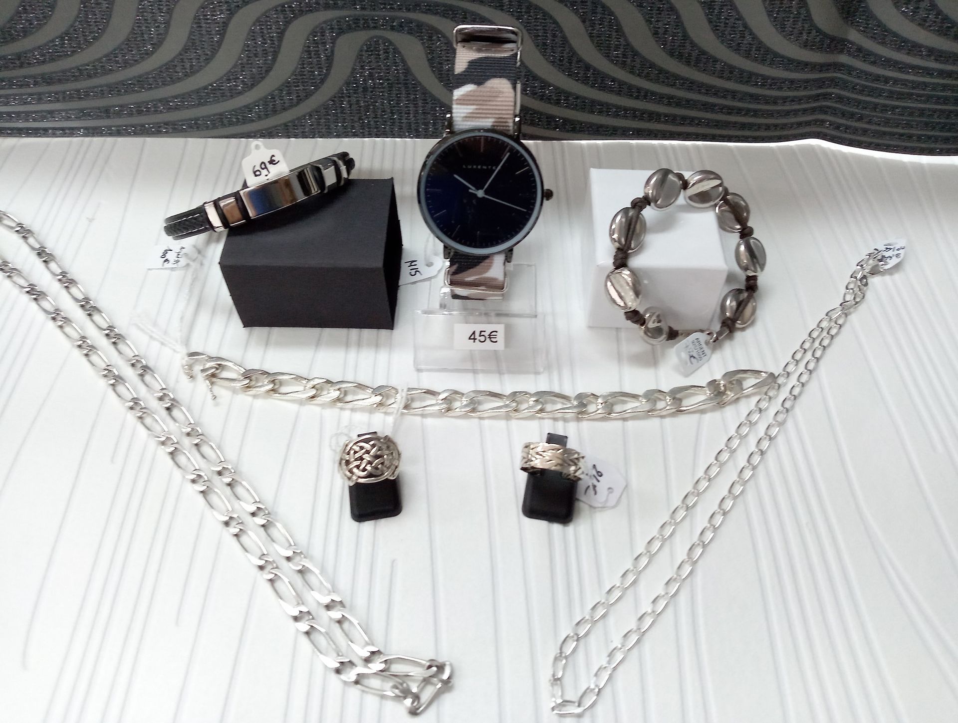 Bijoux et montre en argent