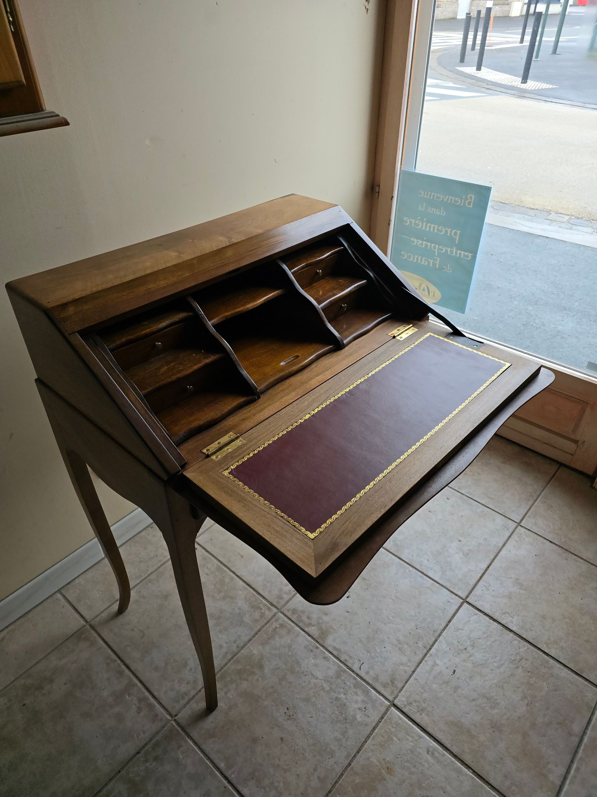 Secrétaire de style ancienne