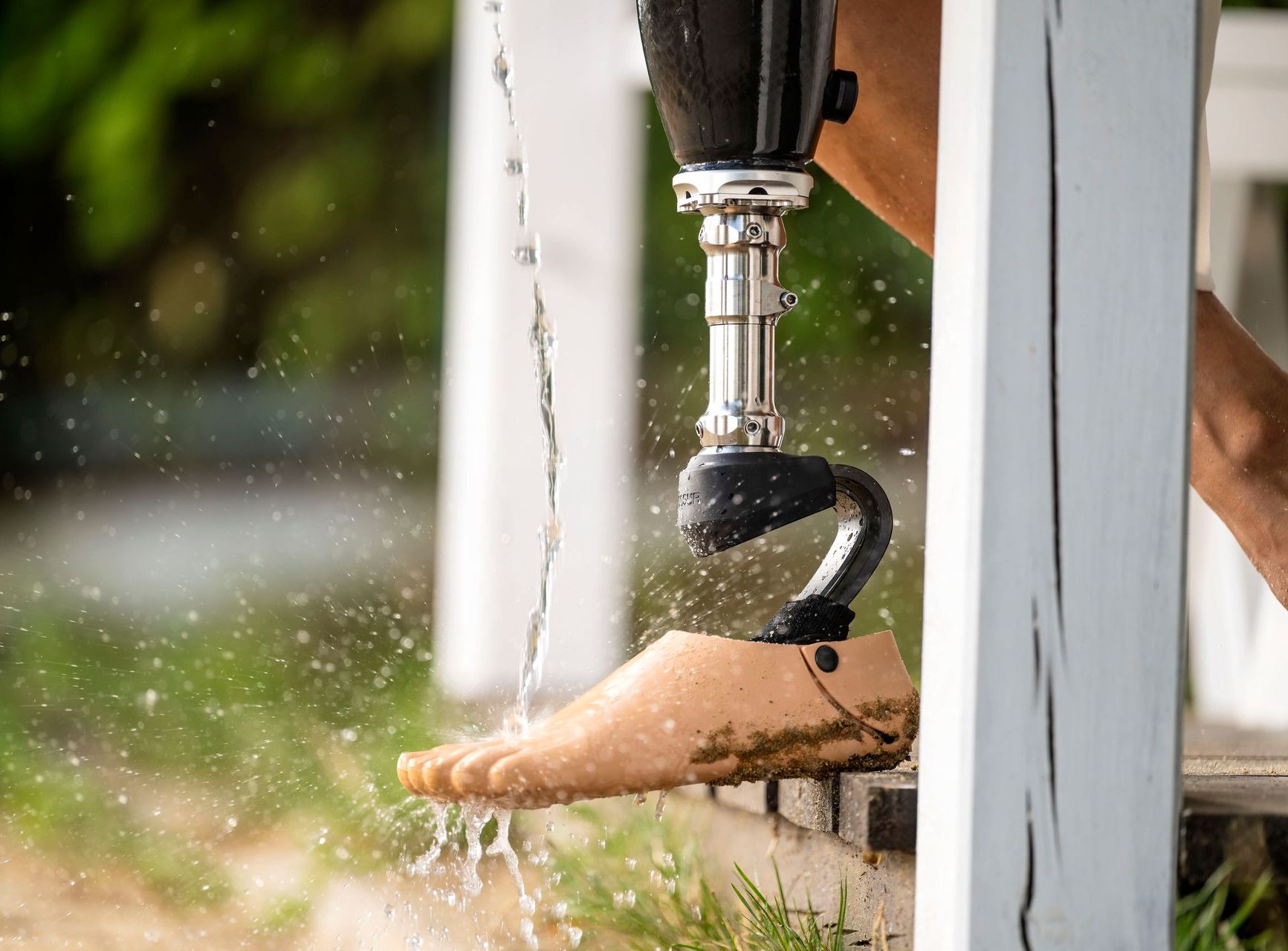 Beinprothese unter Wasser