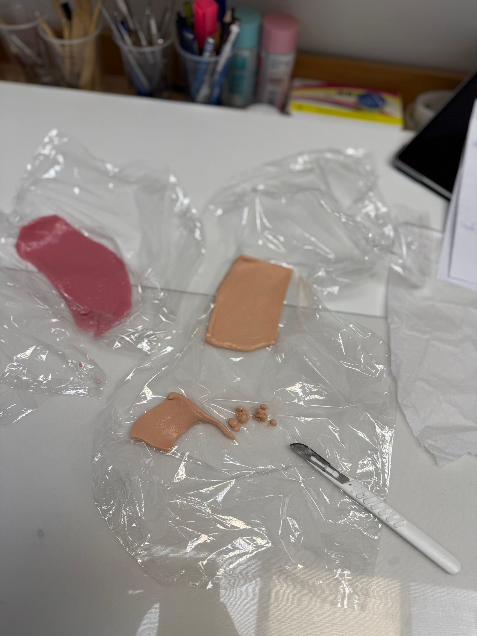 Knetmasse in Plastikfolie zur Prothesenherstellung