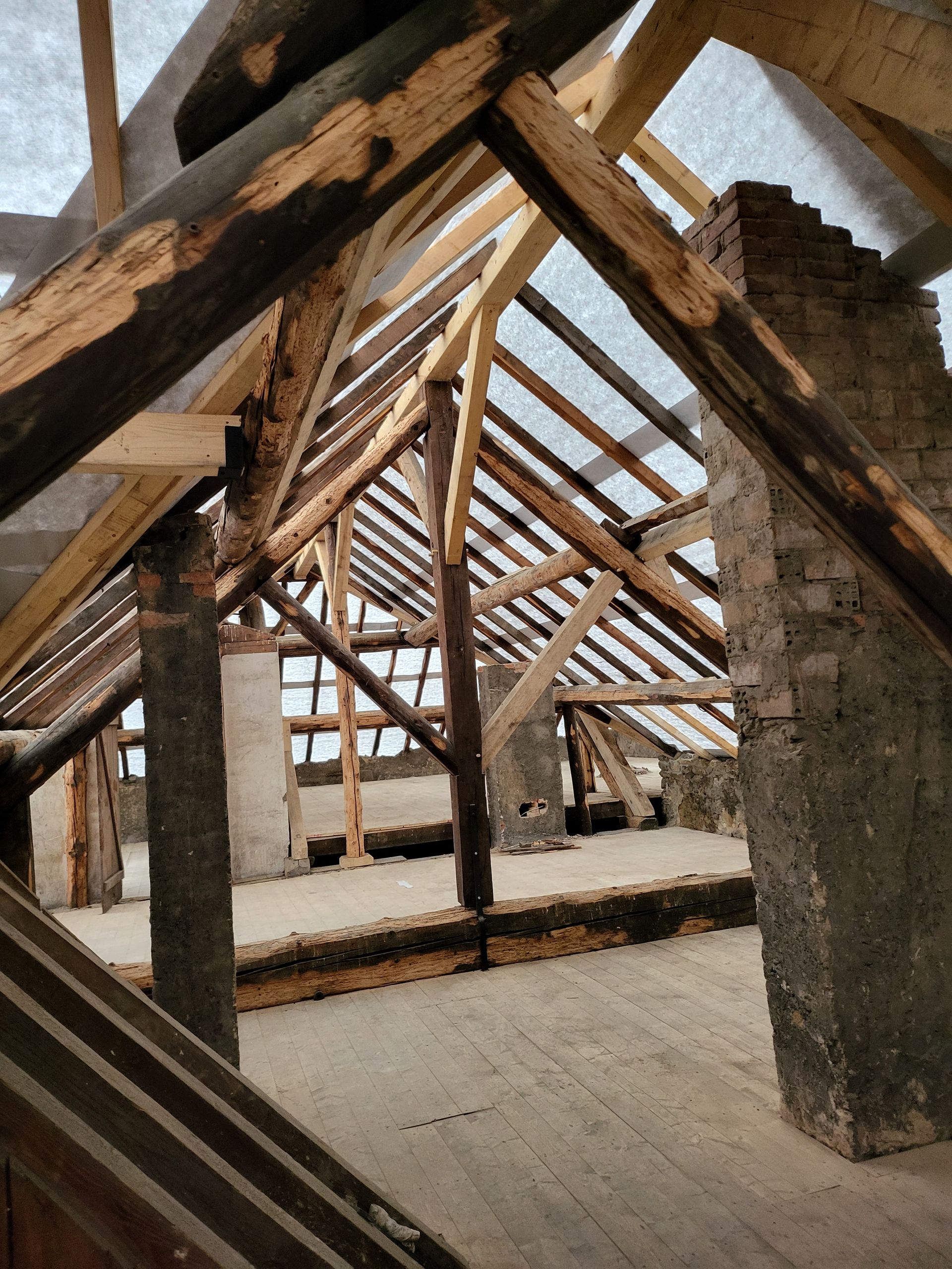 Charpente de toit réparée