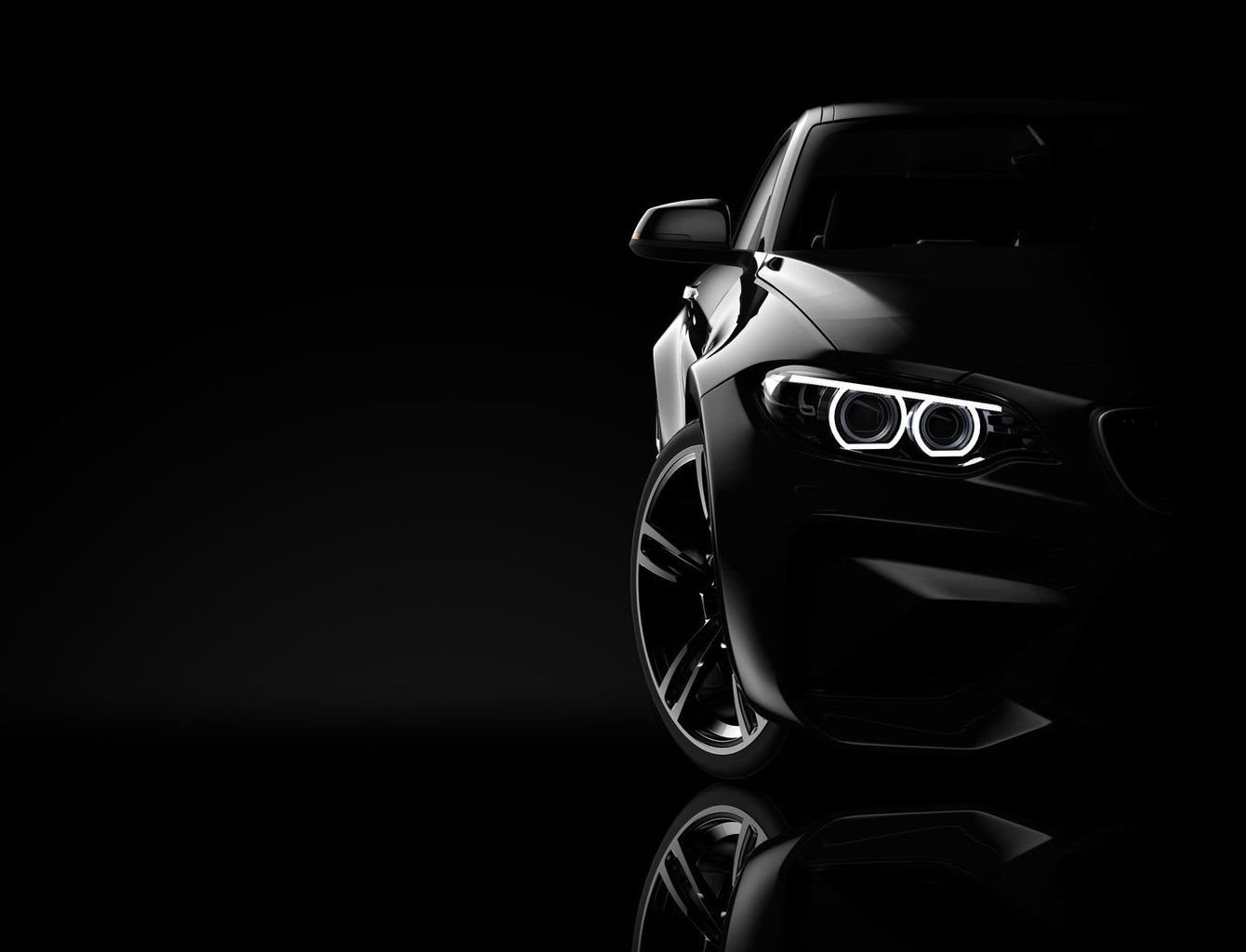 Une voiture noire.