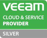 Insignia de Veeam Cloud & Service Provider con etiqueta plateada verde y gris.
