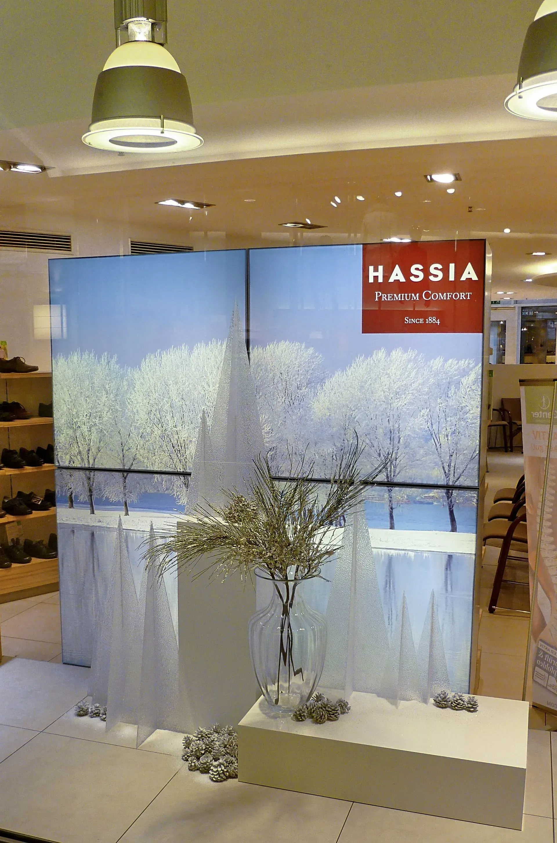 Ein Schild mit dem Wort Hassia darauf, Stefanie Cremerius raum-station