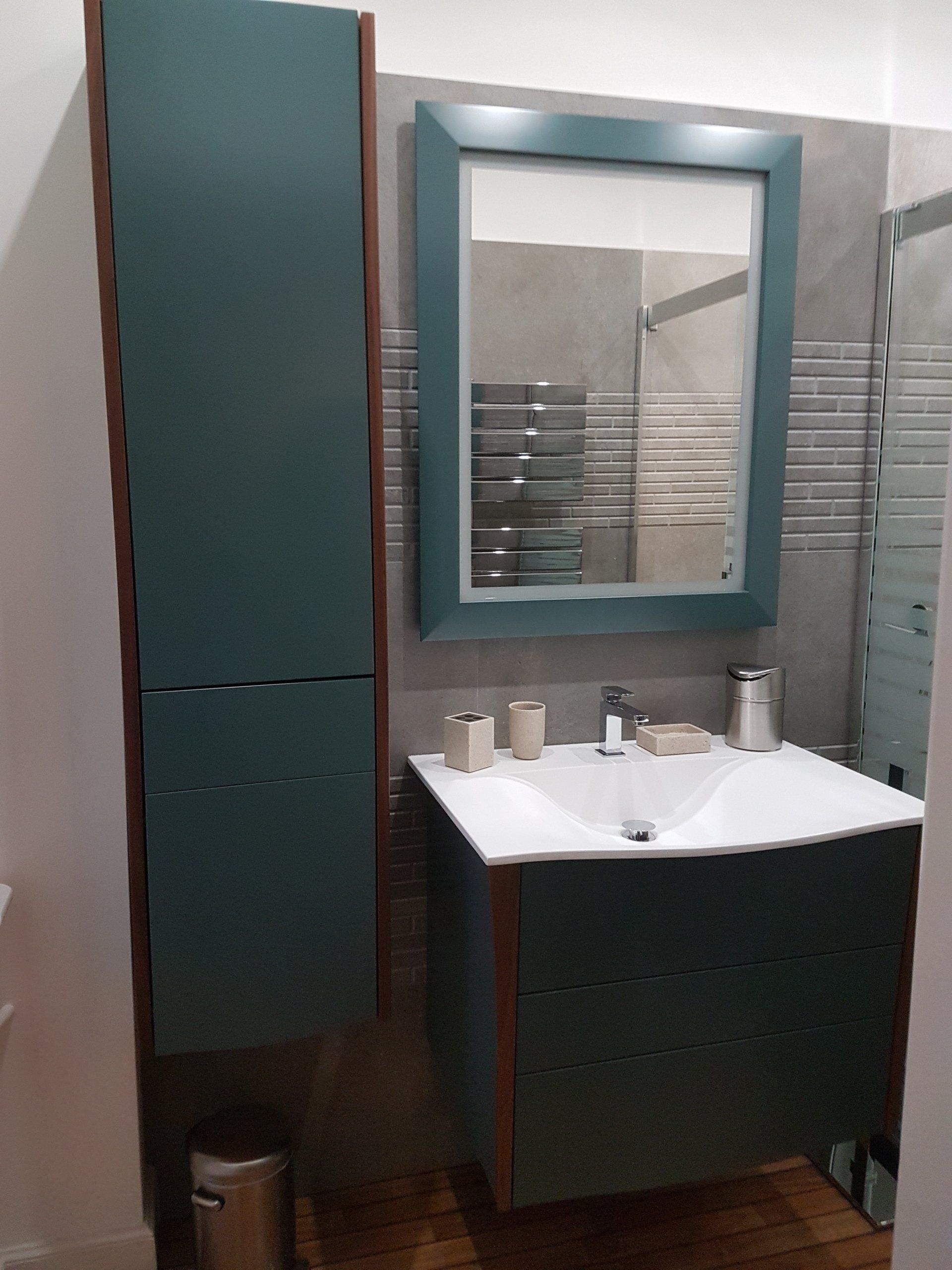 Rénovation salle de bain -  meuble évier vert canard
