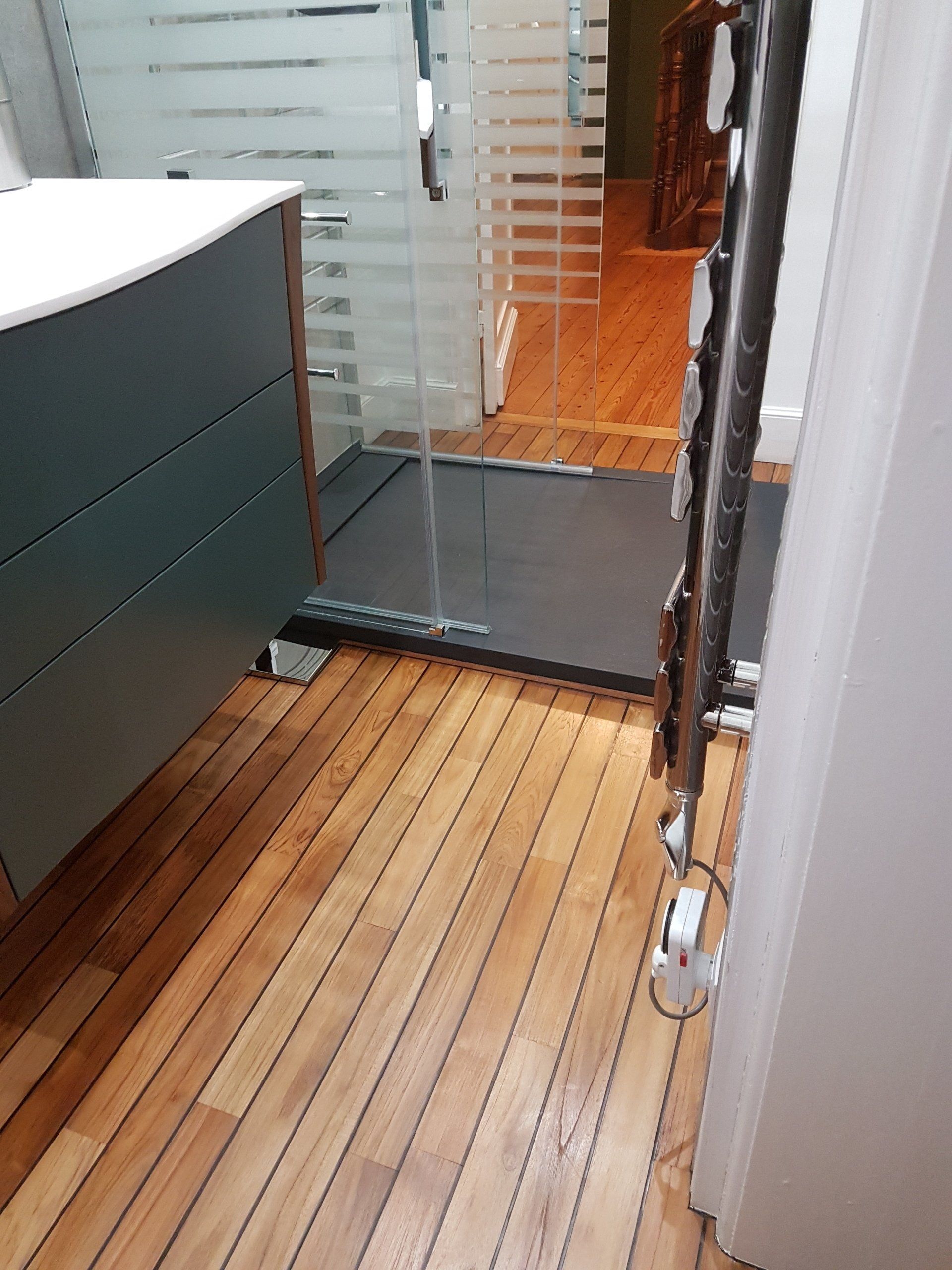 Rénovation salle de bain -  carrelage imitation paquet