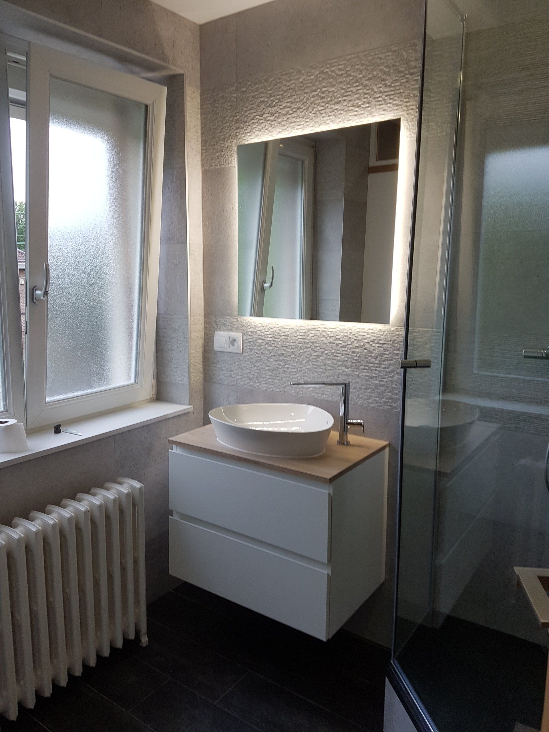 Rénovation salle de bain vert eau - évier