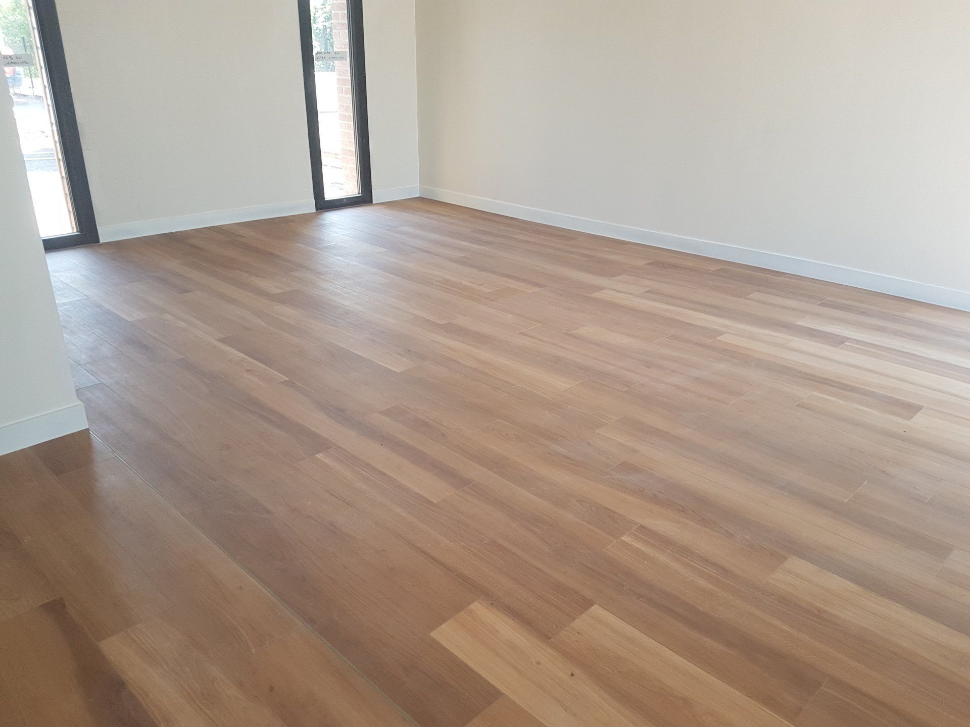 Carrelage imitation parquet -coin de la pièce