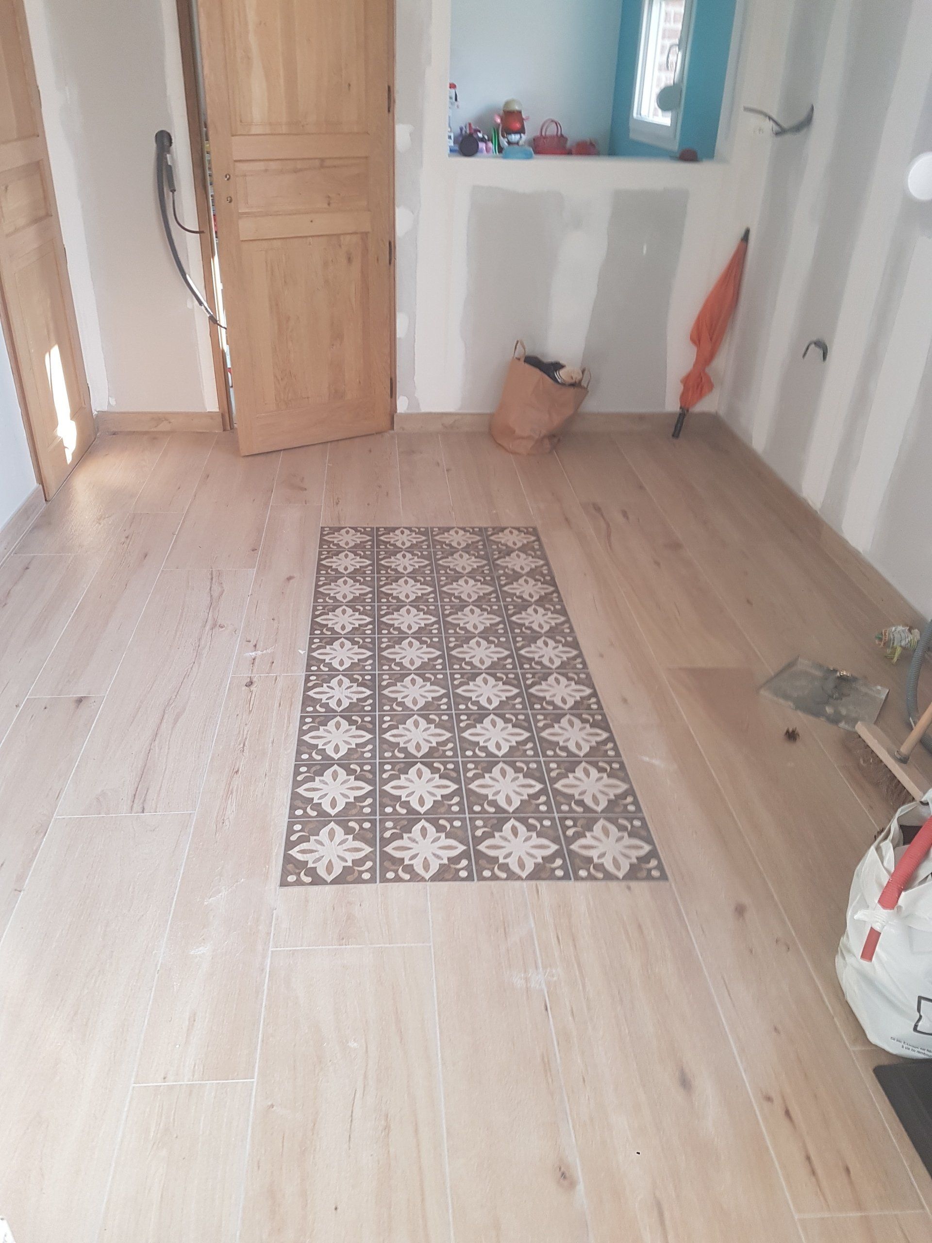 Sol- mosaïque plus effet bois