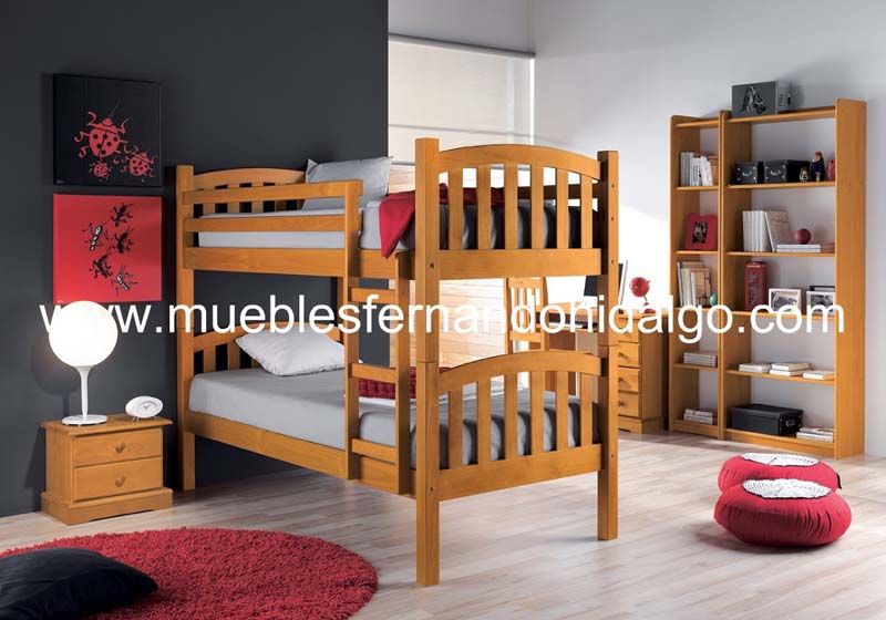 Un dormitorio con litera y estantería con la web www.mueblesfernandobonidango.com