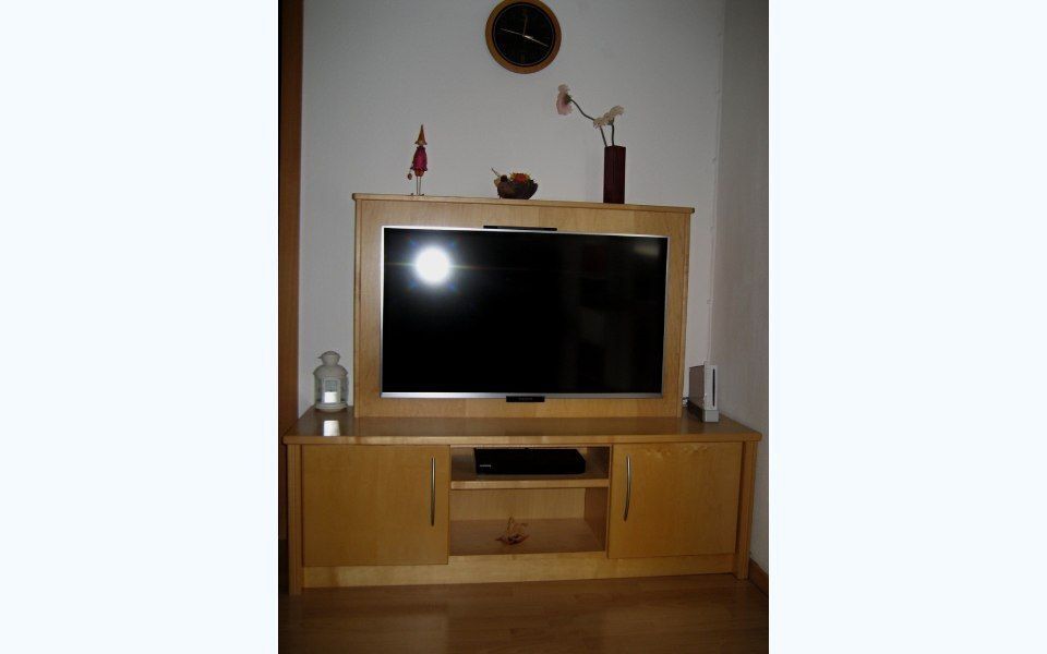 Schreinerei Büttner TV-Schrank