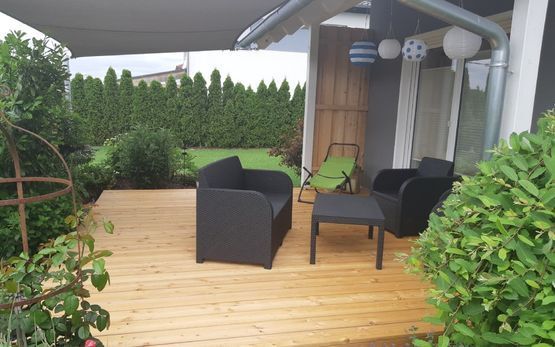 Schreinerei Büttner Terrasse mit Holzboden