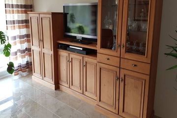 Schreinerei Büttner Wohnzimmerschrank mit Fernseher