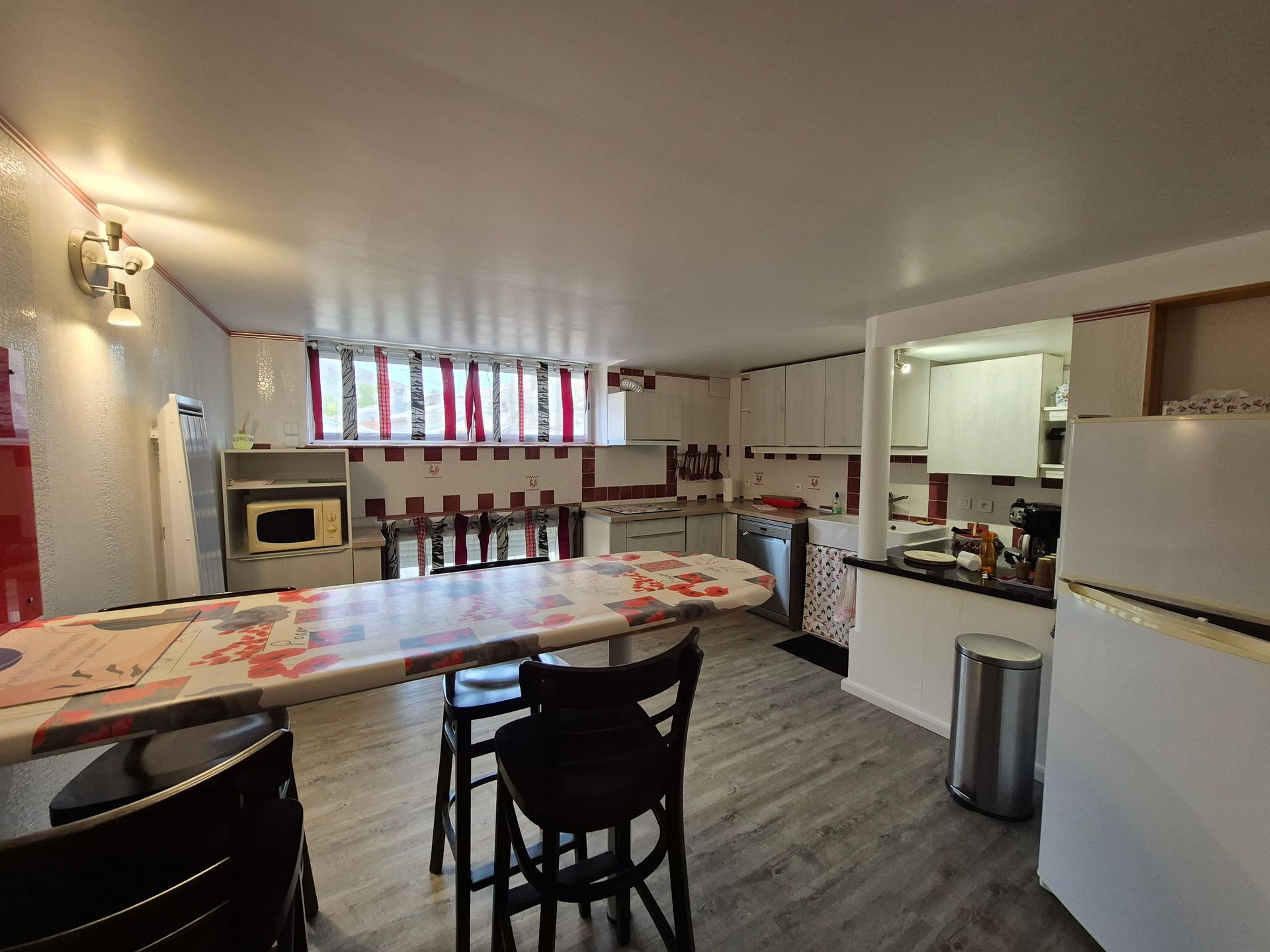 Un village entouré de vignes