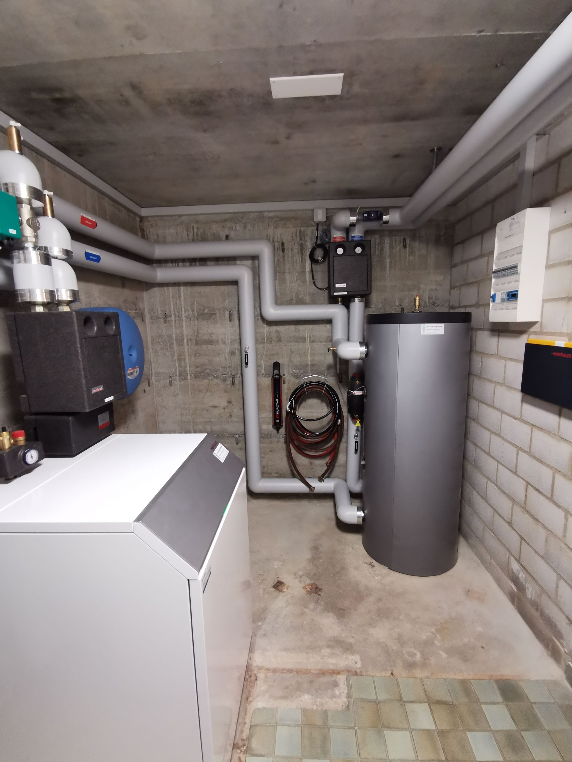 Es ist ein sehr langes Dokument mit zahlreichen Informationen.