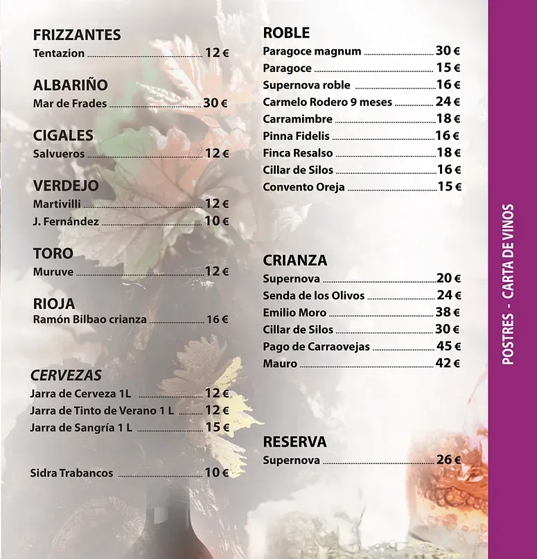 Un menú de un restaurante muestra una variedad de bebidas.