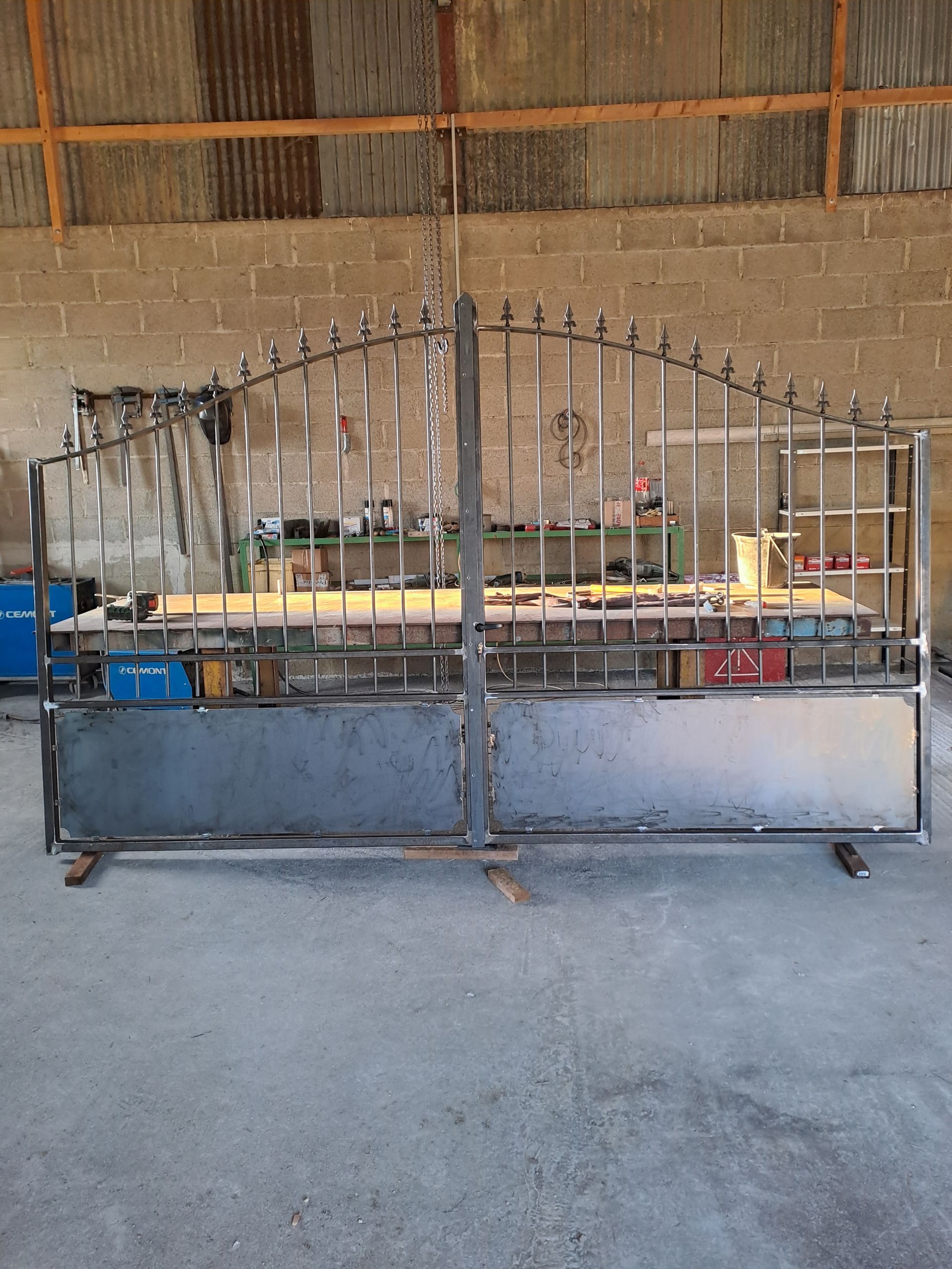 Création d'un portail en métal sur mesure
