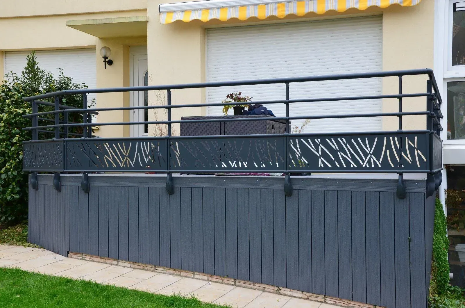 Garde-corps de terrasse en métal réalisé par Saforge