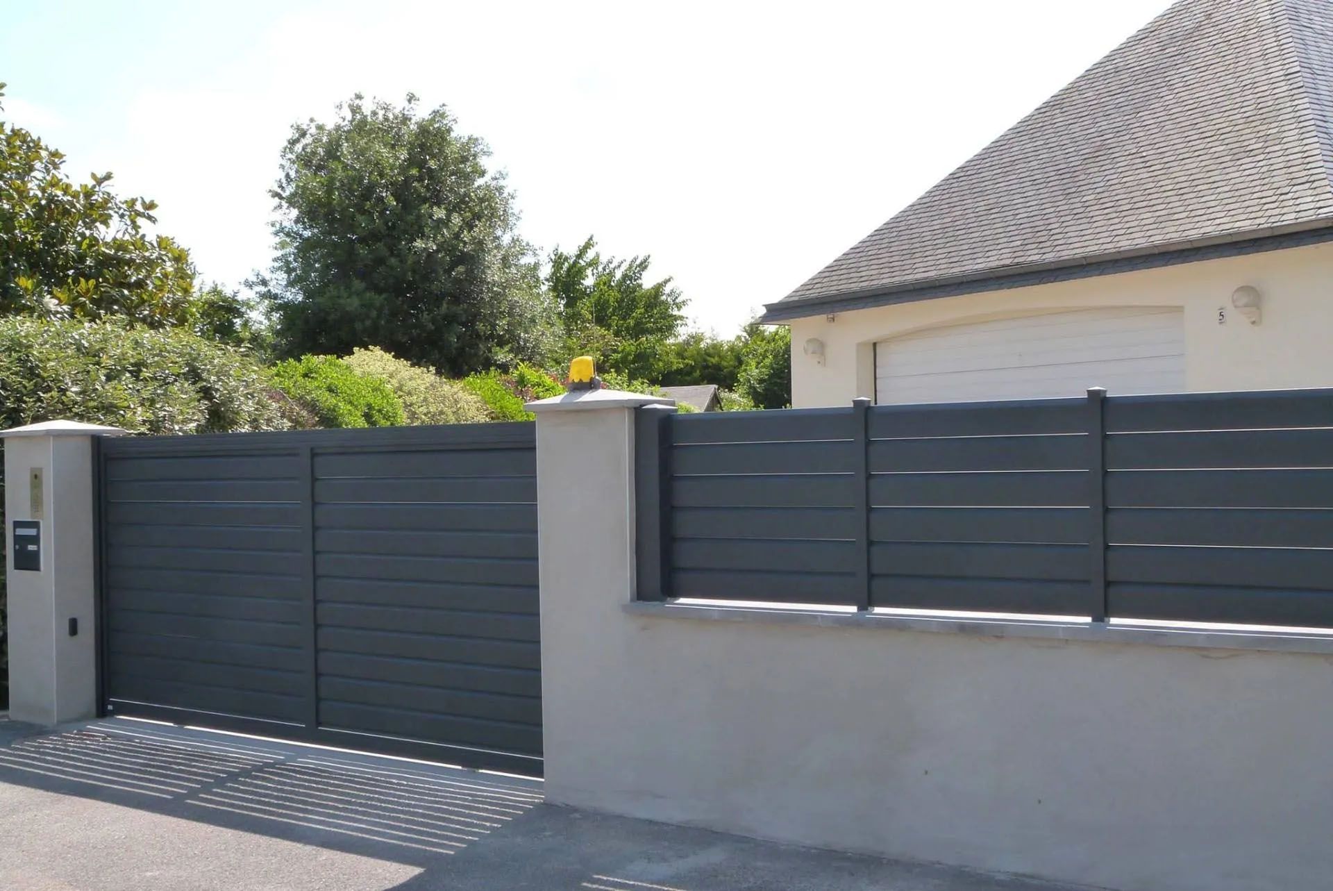 Portail électrique par Saforge