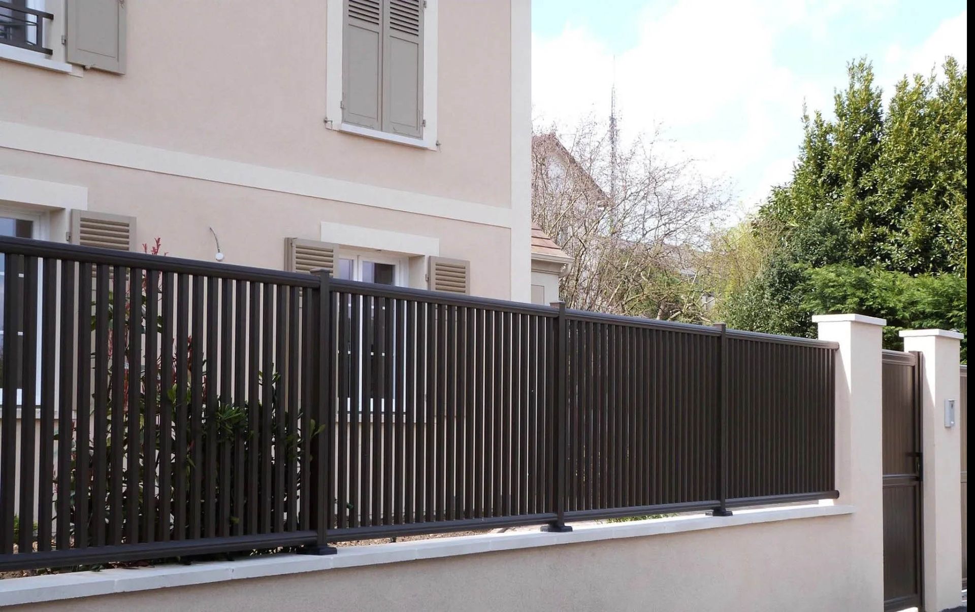 Clôture en métal installée par Saforge