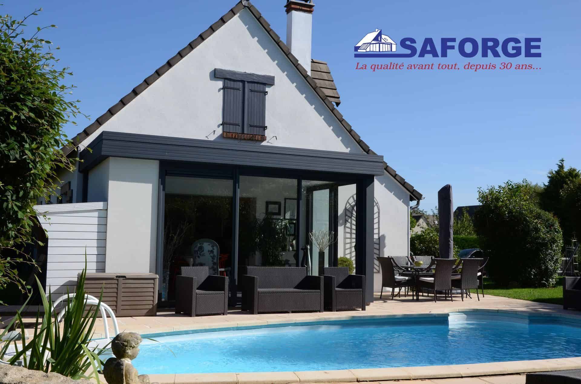 Véranda avec piscine