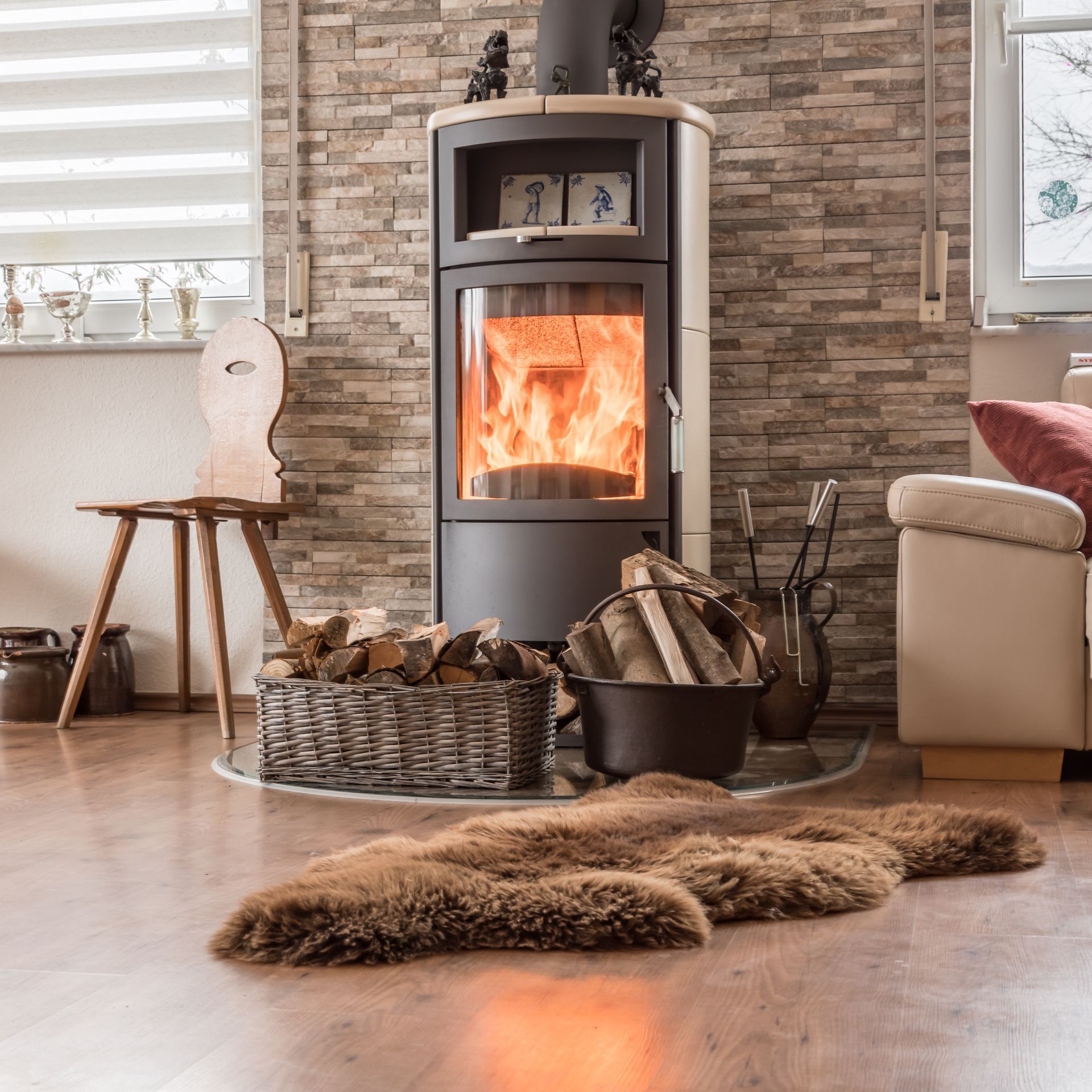 Poêle à bois allumé