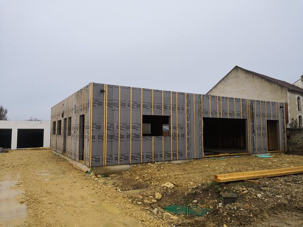 Vue extérieure d'une maison passive en bois