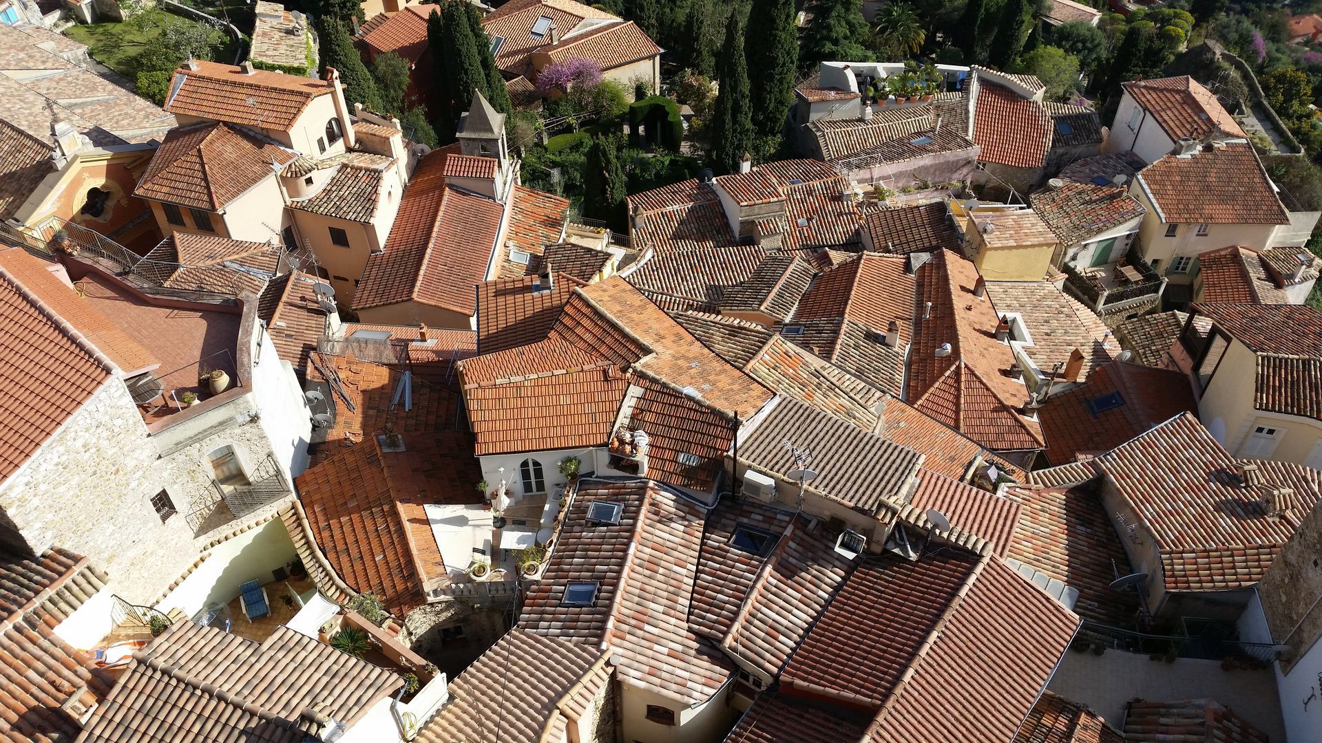 Vue aérienne des toits d'Aix-en-Provence