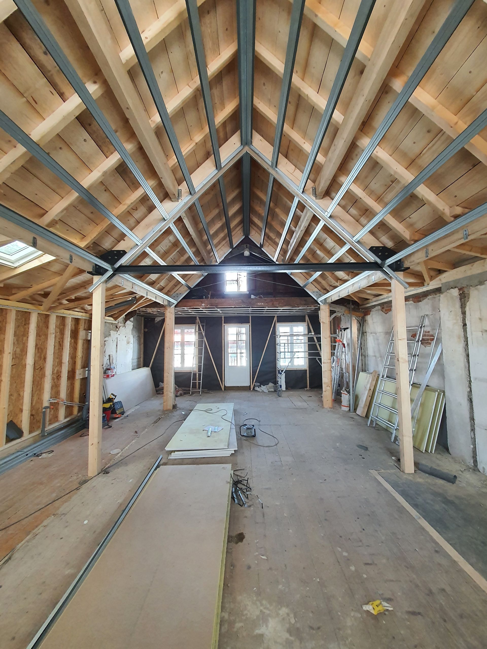 Pose de charpente pour un garage