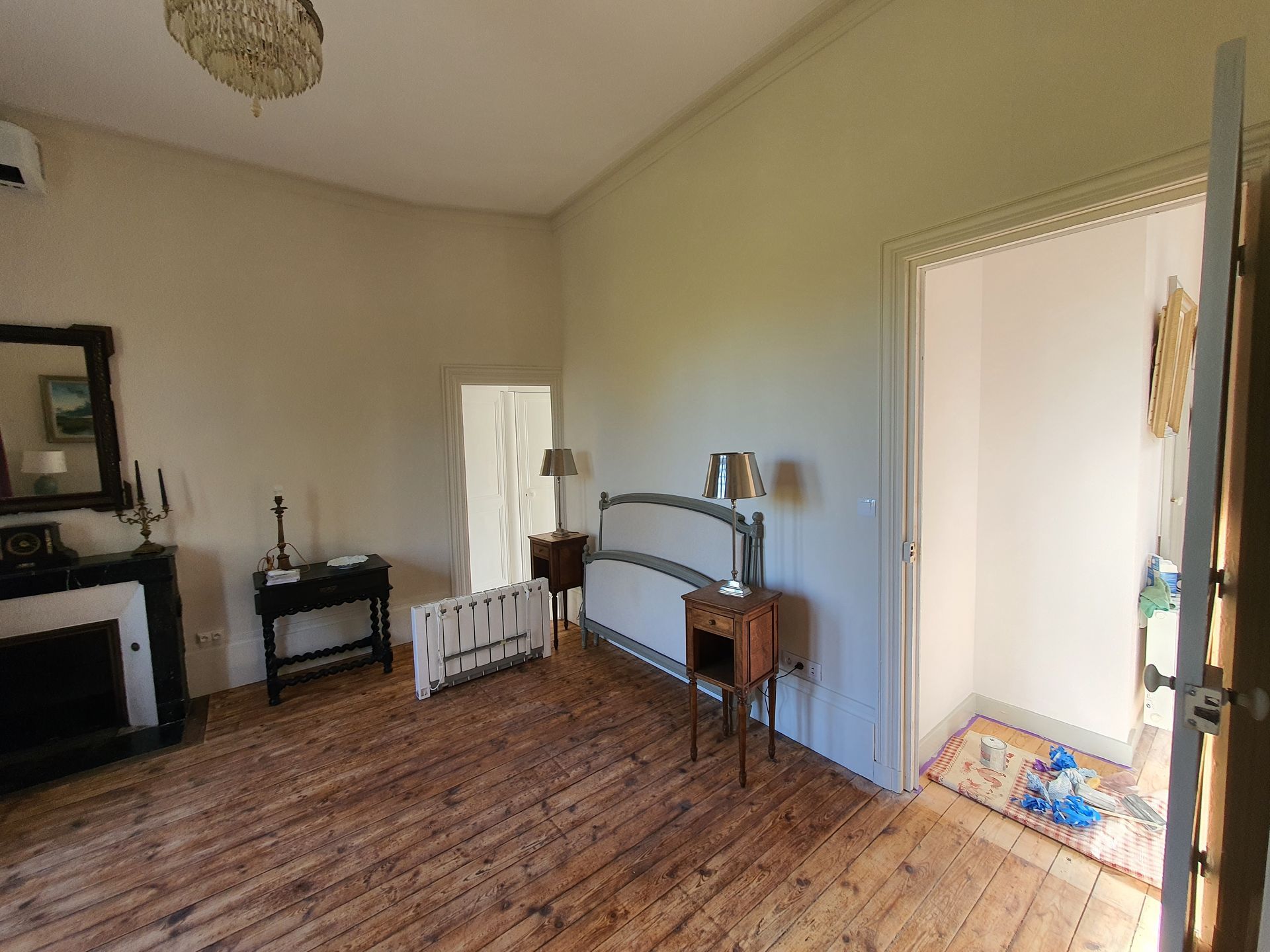 Intérieur rénové avec la pose d'un parquet