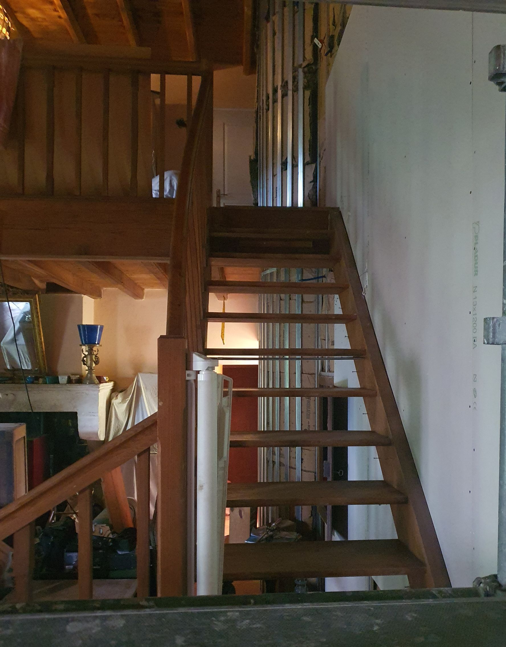 Escalier en bois sans contremarches