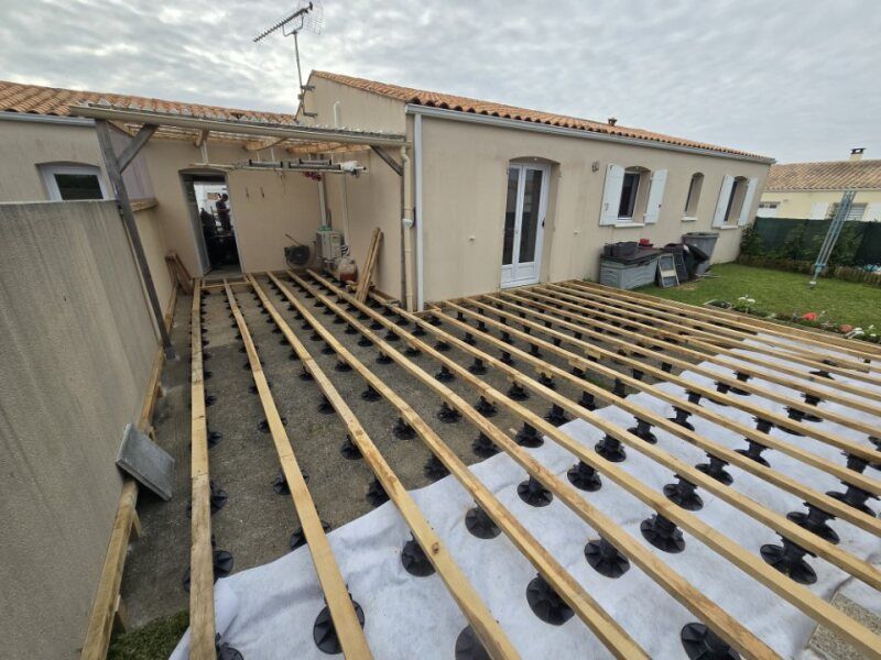 Construction d'une terrasse sur plots