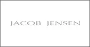 Jacob Jensen-Logo in grauem, minimalistischem Design.