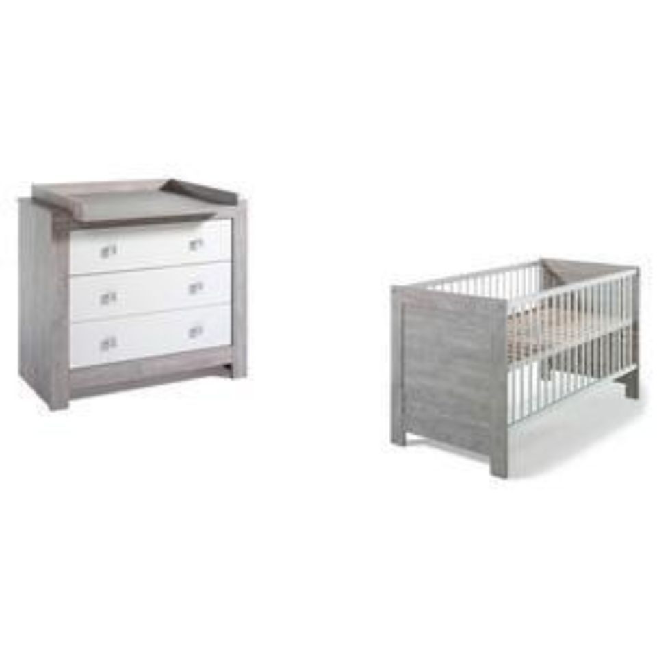 Kinderbett und Wickelkommode