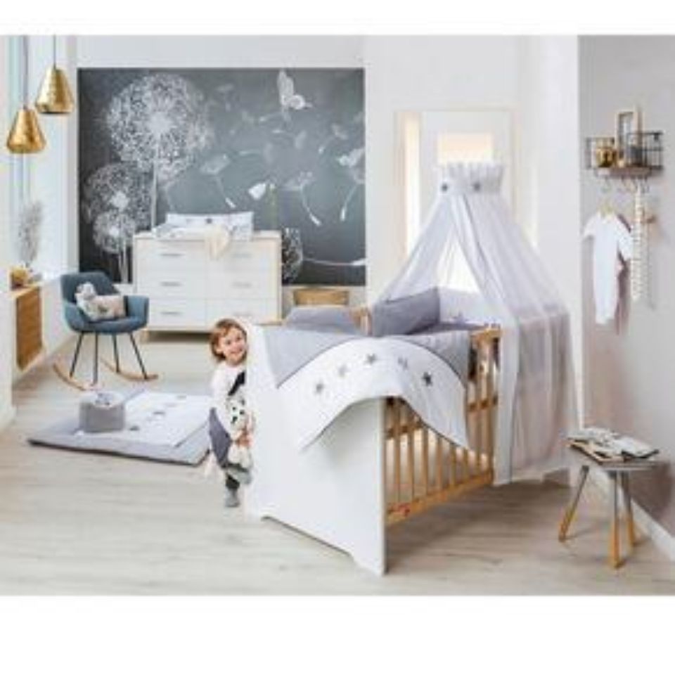 Kinderzimmer mit Bett