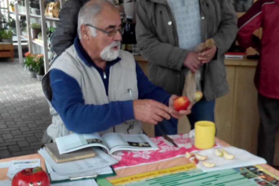 Apfelsortenbestimmung mit Manfred Schrambke