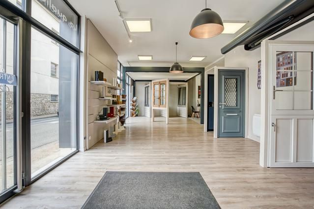 Vue intérieure du magasin les Menuiseries ROMET